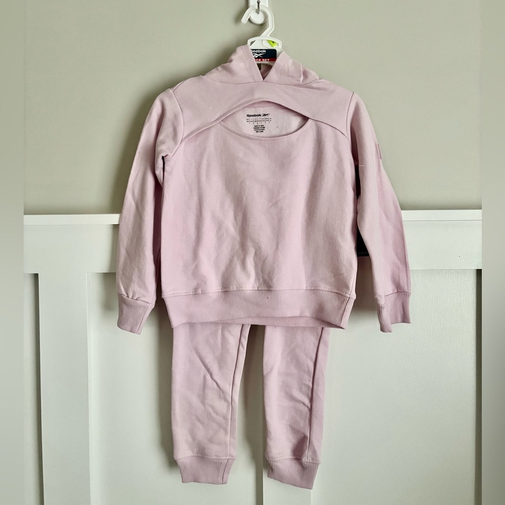 NWT Reebok Girls 4 Pink Hoodie and Sweatpants 2 piece Set